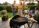 Мобільний вугільний гриль з кришкою BBQ Meeting BBQ5290 круглий 46x44x71 см компактний гриль для пікніка барбекю кемпінгу дачі переносний мангал на вугіллі з решіткою вентиляцією стійкий портативний садовий гриль для відпочинку на природі - зображення 6