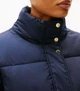 Женская куртка-пуховик Tommy Hilfiger Classic удлиненная Premium (Long Parka) — водонепроницаемая, съемный капюшон и мех (Detachable Hood & Fur) M темно-синяя - изображение 5