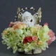 Композиция GALA DECOR из искусственных цветов и гипсового ангела на березовом спиле КА2022С - изображение 1