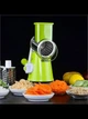 Универсальный ручной мультислайсер Kitchen Master 3-в-1 с барабанными насадками для измельчения, шинковки и нарезки слайсами овощей, фруктов, сыра и орехов, механическая овощерезка с нержавеющими лезвиями и антискользящим основанием. - изображение 1