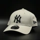Молочная кепка New Era League Essential New York Yankees 12380590 - изображение 1