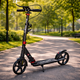 Двухколесный самокат Scale Sports SS-08 Black с ручным тормозом и LED фонариком — городской самокат с большими колесами - изображение 1