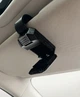 Автомобильный держатель для очков Mercedes-Benz на солнцезащитный козырек, механический клипс-зажим, черный с золотым логотипом - изображение 3