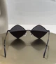 Сонцезахисні окуляри Saint Laurent SL 302 Lisa 002A — чорна ромбоподібна металева оправа, унісекс, - зображення 5