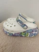 Крокси жіночі на платформі метелики Crocs Classic Crush Butterfly White 37 (EU 37-38) білі - зображення 4