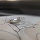 Серебряное кольцо с фианитами, вес изделия 3,75 гр (2208006) - изображение 5