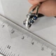 Серебряное кольцо с натуральным сапфиром 1.465ct, фианитами, вес изделия 3,35 гр (2180890) - изображение 5