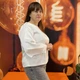 Блуза женская однотонная атласная вырезы на рукавах 3XL белая - изображение 7