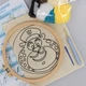 Набор для ковровой вышивки "Зверополис: Бенджамин Когтихаузер", 20 см (с пяльцами) - полный комплект для творчества с тканью, иглой, нитками - изображение 3