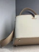 Велика жіноча сумка-тоут LOUIS VUITTON Capucines Souple бежева - зображення 8