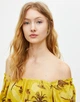 Топ Pull & Bear жовтий в візерунки TJAEL569 M - изображение 4