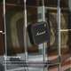 Портативная беспроводная Bluetooth-колонка Marshall WILLEN II, пыле- и водонепроницаемая, с длительным временем автономной работы, небольшой динамик, подарок на праздник, черно-золотой цвет. - изображение 5