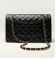 Сумка в стиле CHANEL Classic 11.12 Handbag с золотистой фурнитурой, чёрная - изображение 4