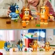 Конструктор LEGO Bluey Сім'я Блуї з кубиків 466 деталей (11217) - зображення 8