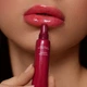 Блеск для губ Kiss Me Intense Hydrating Lip Treatment - Съесть тебя ложкой (8 мл) - изображение 3