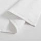 Calvin Klein двусторонние вафельно-махровые полотенца из плотного однотонного 100% хлопка (3 штуки – комплект для одного) – белый - изображение 7