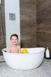 Набор для купания младенца Babu Bath Standard Bundle белый в комплекте ванночка подставка шланг лоток и подушка - изображение 2