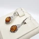 Сережки серебряные с медовым янтарем 3,15 г - изображение 3