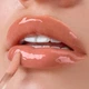Олія для губ Gisou "Sticky Toffee" Honey Infused Lip Oil - зображення 2