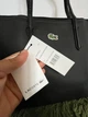 Сумка-шоппер Lacoste 46×33.5 см черная женская на молнии с фирменной лентой, длинными ручками, вместительный тоут через плечо для работы и ежедневного ношения - изображение 8