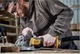 Акумуляторний фрезер DeWalt 18V XR з 2 акумуляторами 5 Аг (DCW682P2-QW) - зображення 4