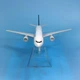 Колекційна металева лита модель пасажирського літака 1:400 Boeing 777 Singapore Airlines SIA 16 см - зображення 4