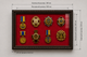 Рамка для военных Медалей и Наград (200х300х34 мм.) Багет пластиковый с текстурой дерева AM-2034-B84 (с защитным стеклом 1,5 мм, Красной бархатной /велюровой обивкой, задником ДВП с креплениями на стену, и ножкой, при необходимости) BagetiKo - изображение 3