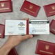 Сувенірне жартівливе посвідчення Найкращої Бабусі в м'якому бордовому бланку креативний подарунок для бабусі - зображення 1
