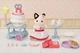 Figurka Epoch Sylvanian Families Party Time Tuxedo Cat Girl z akcesoriami (5054131056462) - obraz 8