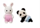 Zestaw figurek Epoch Sylvanian Families Babys Toy Box Snow Rabbit and Panda Babies z akcesoriami (5054131057094) - obraz 3