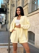 Костюм женский легкий шорты+рубашка желтого цвета 38408 42/44 - изображение 2