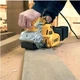 Zestaw taśm szlifierskich DeWalt 75 x 533 mm 100G 10 szt. (DT3304-QZ) - obraz 6