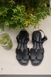 Женские минималистичные босоножки PARADIZE SHOES из натуральной черной кожи с мягкой стелькой на плоской подошве 40 размер (стелька 25,8 см) - изображение 5
