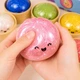 Антистресс сквиш Бао с глиттером Mystery Dumpling 8.5 см в контейнере 10 см | Мягкая игрушка антистресс пельмень колір сюрприз 1шт - изображение 4