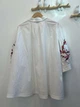 Женская рубашка oversize с объемной вышивкой Сакура Modna KAZKA MKNK392-1 - 44, Молочний - изображение 6