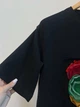 Женское платье-футболка миди Цветочный кот Modna KAZKA MKSH2668/1 - 46/48, Чорний - изображение 5