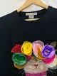 Женское платье-футболка мини Цветочный кот Modna KAZKA MKSH2444/1 - 58/60, Чорний - изображение 3