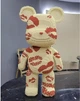Конструктор Magic Blocks "Kisses" на 3031 деталь. Мишка Bearbrick 40,5 см - изображение 5