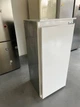 Холодильник однокамерний вбудований із морозильною камерою Whirlpool 120 white z 85 см б/у - зображення 2
