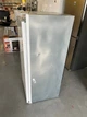 Холодильник однокамерний вбудований із морозильною камерою Whirlpool 120 white z 85 см б/у - зображення 3
