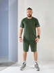 Спортивний костюм чоловічий з футболкою та шортами двонитка 48-50 хакі (темно-зелений) - зображення 1