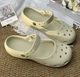Жіночі крокси Crocs Classic Ballet Бежеві W7/37-38/23см - зображення 4