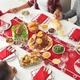 Рождественские бумажные салфетки, одноразовые праздничные салфетки с мотивами для рождественского ужина и украшения стола, 200 шт., 33 x 33 см - изображение 4