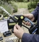 Акумуляторний кущоріз Krafftec 48V 6Ah потужний кущоріз ножиці 2в1 для трави та кущів з 2 насадками та 2 акумуляторами в комплекті - изображение 6