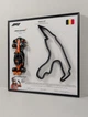 3D Картина На Стіну 25x25 см з Моделлю Bburago McLaren MCL39 Formula One Team в Масштабі 1:43 Переможне Гран-Прі 2025р. для № 81 Oscar Piastri та 3D траса Belgian GP "Circuit de Spa-Francorchamps" / Сезон 2025 / Формула 1 / Оскар Піастрі - изображение 4