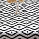 Скатертина для столу з водовідштовхувальним просоченням Table cloth 140х250см Ромб чорно-білий - зображення 2