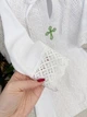 Крестильная рубашка для девочки Family Tradition сатин с кружевом и вышивкой 86 см белая Снежное кружево - изображение 5