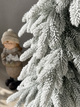 Елка литая заснеженная Forest Elf Snow 140 см узкая в мешковине - изображение 3