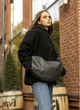 Жіноча сумка хобо Sambag HOBO Dolly графітова з екошкіри велика міська сумка через плече 69042 - зображення 2