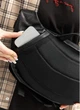 Велика жіноча шкіряна поясна сумка-бананка Sambag DynamicDart чорна містка міська сумка на пояс 51905 - зображення 9